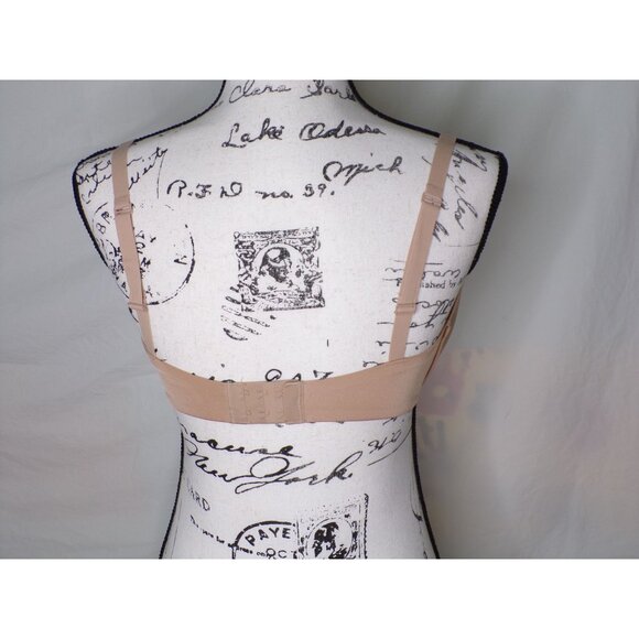 🆕SKIMS Push-Up Plunge Wireless Form Bra 34DDD Beige - Picture 10 of 11